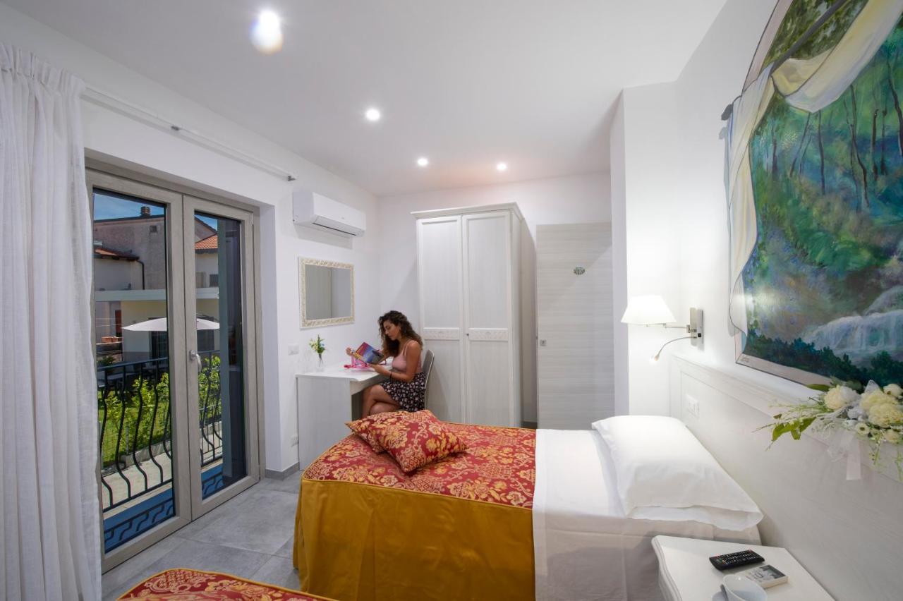 B&B L'Amaranto อาเจโรลา ภายนอก รูปภาพ
