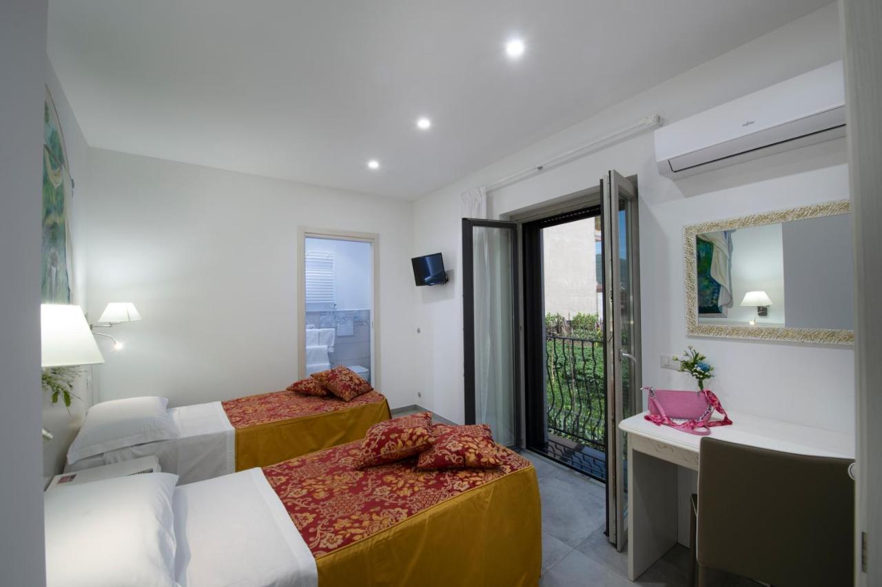 B&B L'Amaranto อาเจโรลา ภายนอก รูปภาพ